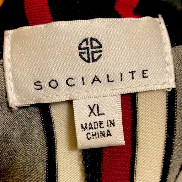 Women’s Socialite dress with twist front size large NWOT - Picture 2 of 9